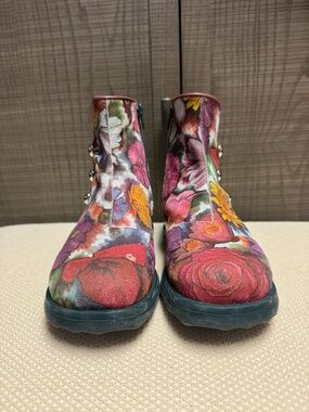 Unity Penney Ankle Boots with Buttons